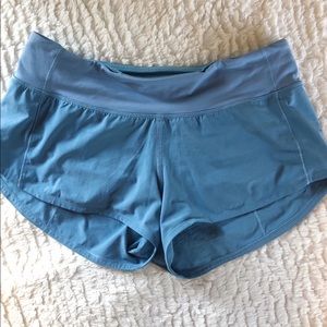LULULEMON SPEED UP SHORTS size 4, cascade blue